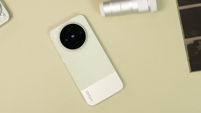 thiết kế của vivo X300s cũ