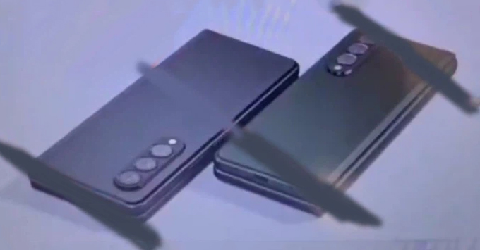 Bộ đôi Galaxy Z Fold 3, Z Flip 3 lộ ảnh thực tế: Thiết kế mới, camera selfie ẩn dưới màn hình, hỗ trợ bút S-Pen