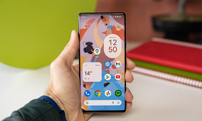 Thiết kế và chất lượng hiển thị Google Pixel 7 Pro so với Pixel 6 Pro