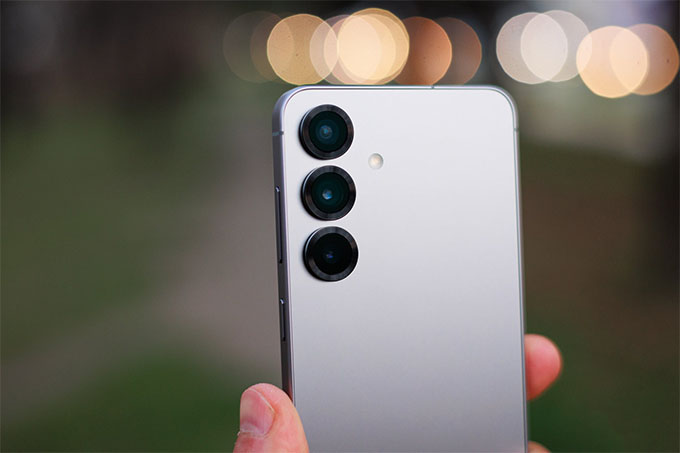 Samsung Galaxy S25 sử dụng cụm ba camera tương tự Galaxy S24