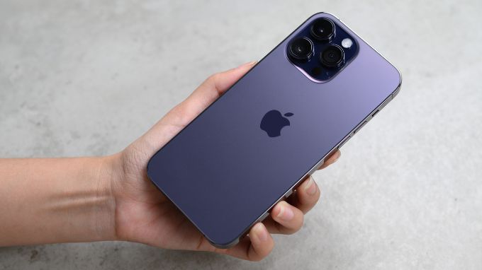 iPhone 14 Pro và iPhone 17 Pro thiết kế