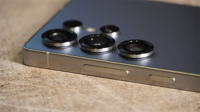 So sánh máy ảnh Pixel 10 Pro XL và Galaxy S25 Ultra