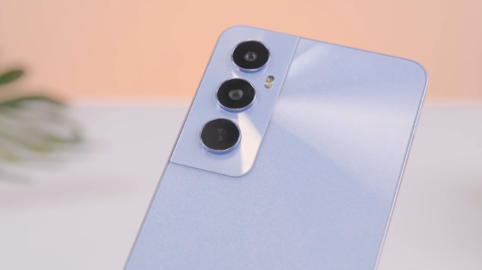 Realme C65 được trang bị hệ thống camera kép