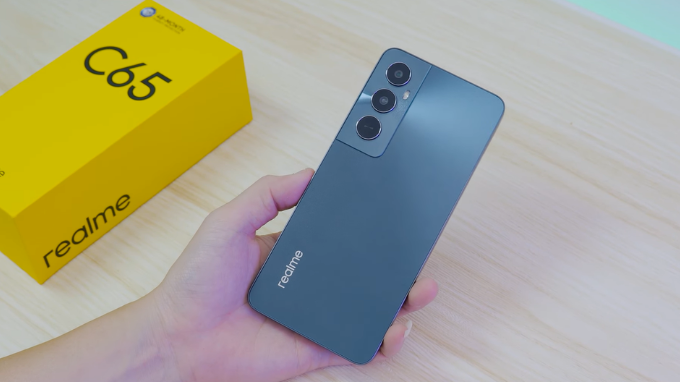 Realme C65 thiết kế siêu mỏng ấn tượng