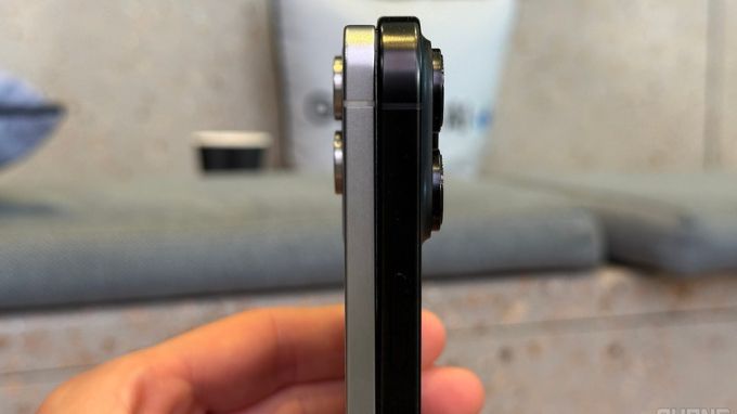 Samsung Galaxy S25 Edge và iPhone 16 Pro Max hiệu năng