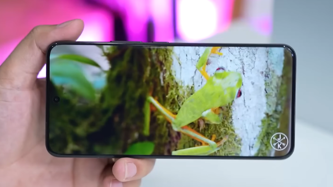 Xiaomi 15S Pro sở hữu màn hình rộng và sắc nét