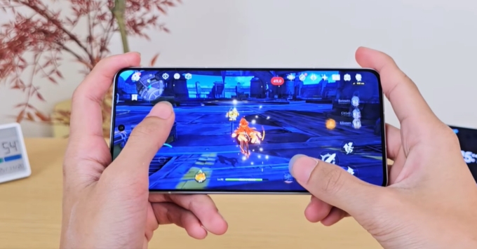 iQOO Neo 11 được đánh giá là điện thoại chơi game tốt nhất phân khúc nhờ sức mạnh khủng từ chip Snapdragon 8 Elite, điểm Antutu hơn 3,3 triệu, màn hình 144Hz mượt mà, pin cực trâu 7500mAh, hệ thống tản nhiệt tối ưu và mức giá hợp lý