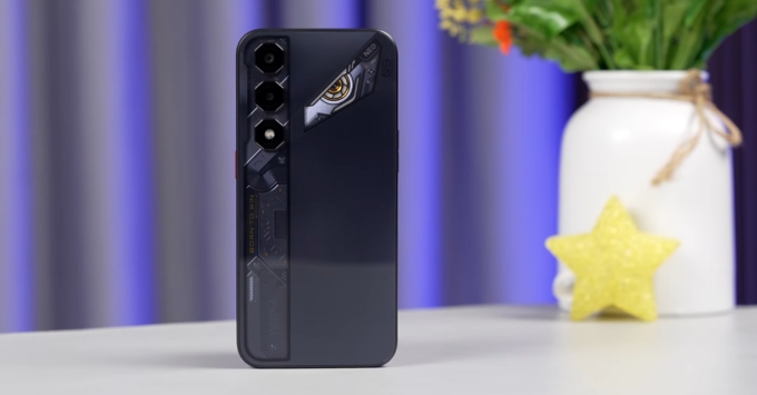 Tính năng AI Erase xóa vật thể thông minh bằng trí tuệ nhân tạo trên điện thoại Redmi Note 15 5G