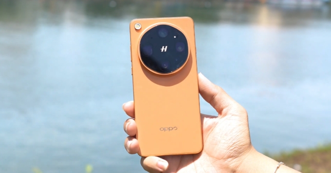 Hình ảnh OPPO Find X9 Ultra với thiết kế flagship sang trọng, màn hình AMOLED 2K 120Hz và camera AI cao cấp chuyên nghiệp.