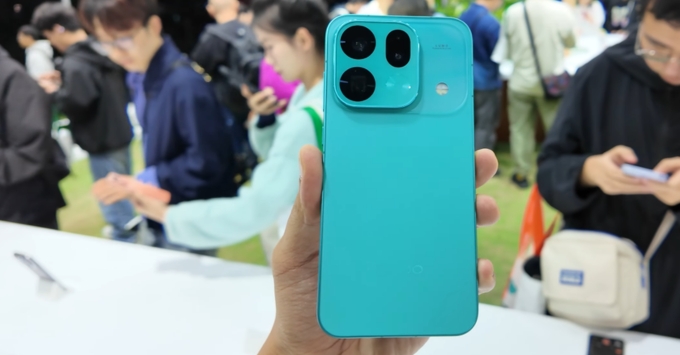 Oppo Find X9s Pro hướng tới đối tượng người dùng cao cấp, yêu thích công nghệ, đặc biệt là những ai tìm kiếm một chiếc flagship