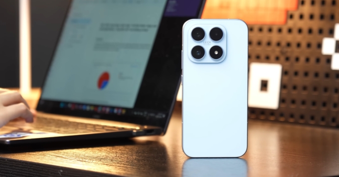 Xiaomi 17 thiết kế nguyên khối cao cấp, khung kim loại, mặt lưng kính sang trọng