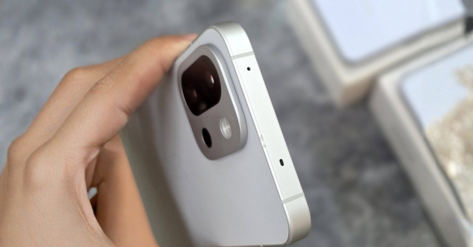 Các phiên bản màu sắc thời thượng của OnePlus 13T hỗ trợ kháng nước chống bụi chuẩn IP68