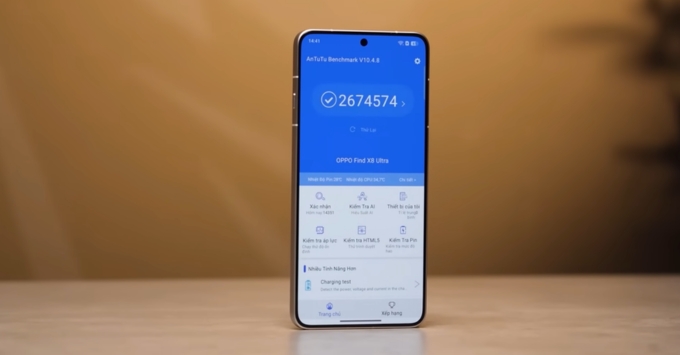 Hiệu năng OPPO Find X8 Ultra với Snapdragon 8 Elite, RAM 12GB-16GB LPDDR5X, bộ nhớ UFS 4.1