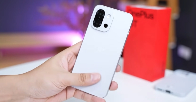 dien-thoai-oneplus-13t-5g-didongmy-2