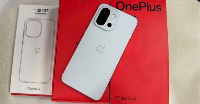 dien-thoai-oneplus-13t-5g-didongmy-2_1