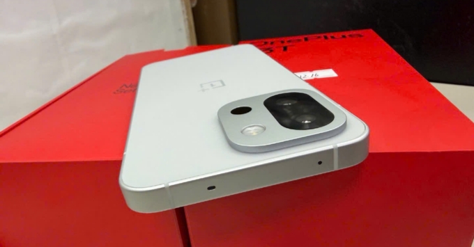 dien-thoai-oneplus-13t-5g-didongmy_1