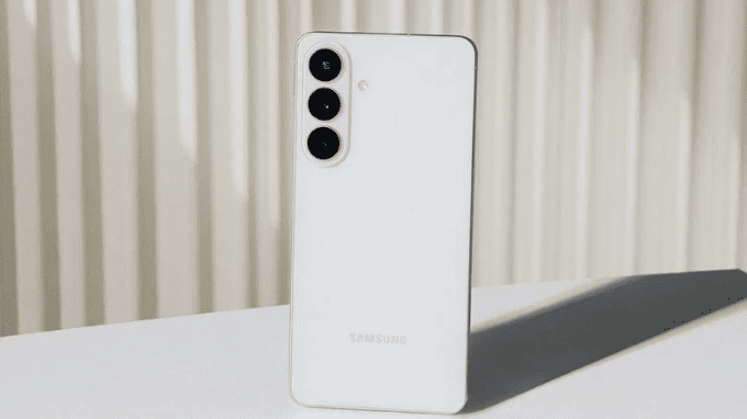 Galaxy S26 trắng flagship đỉnh Samsung 2026.