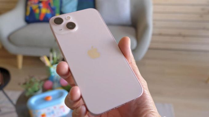 iPhone 13