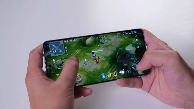iQOO Neo 11 và Redmi K90 thời lượng pin