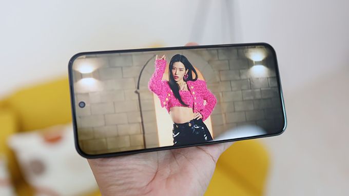 màn hình của nubia Neo 5 GT và Samsung Galaxy A57 5G
