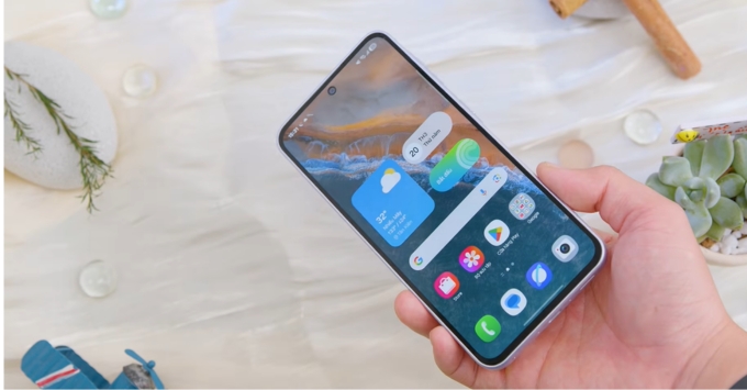 Màn hình Super AMOLED 6.7 inch tràn viền Full HD+ tần số quét 120Hz mượt mà trên Galaxy A36