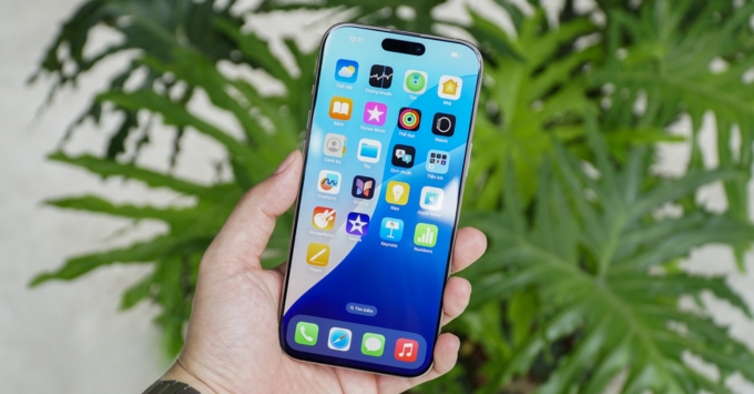 iPhone 16 Pro Max cũ sở hữu màn hình Super Retina XDR OLED 6.9 inch hỗ trợ ProMotion 120Hz