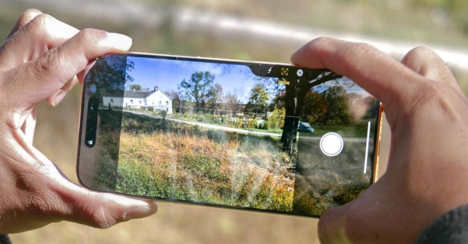 Camera iPhone 16 Pro Max cũ trang bị cảm biến chính 48MP Fusion hỗ trợ chống rung quang học OIS