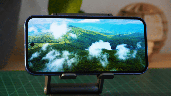 Pixel 10a màn hình P-OLED 1080p xử lý AI thông minh