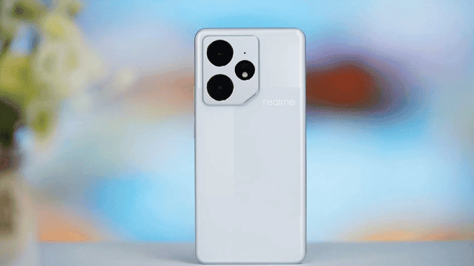 Realme GT Neo 7 sang trọng với kính mờ cao cấp
