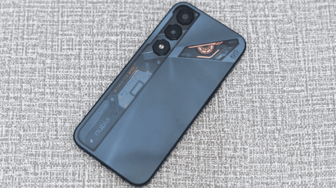 Thiết kế Nubia Neo 5 gaming với phím trigger