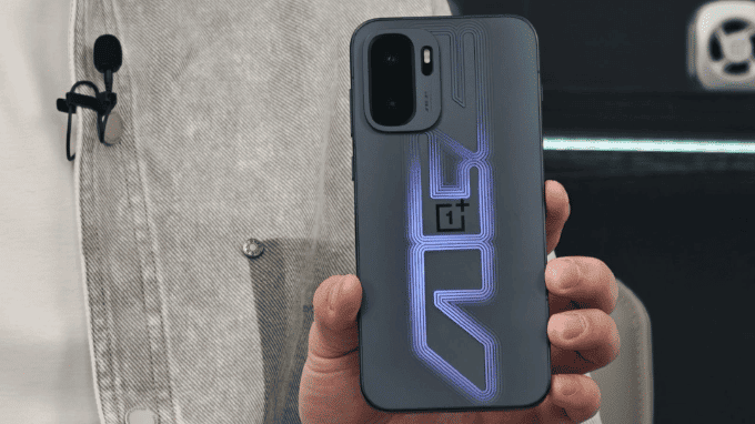 Thiết kế OnePlus Ace 6 Ultra mạnh mẽ với khung kim loại
