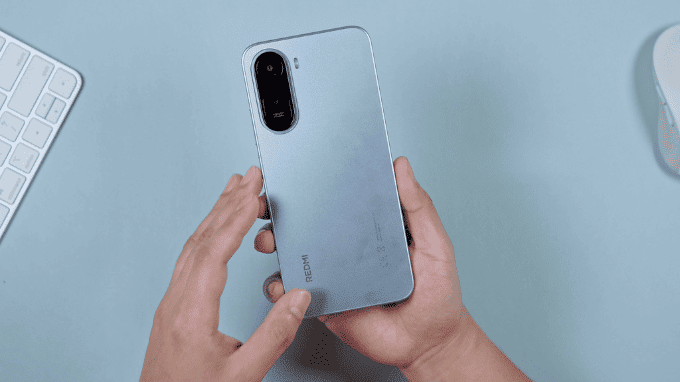 Thiết kế Xiaomi Redmi A7 Pro mặt nhám không bám vân tay