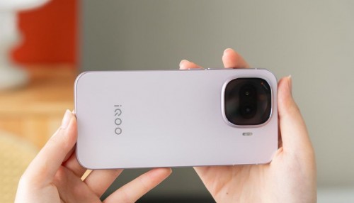 Đánh giá Vivo iQOO Z11 Turbo: Chip mạnh, pin 6000mAh, màn hình sắc nét