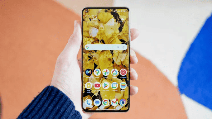 Xiaomi POCO X7 màn hình 12-bit Gorilla Victus 2