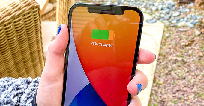 Điểm tên những chiếc điện thoại iPhone nào pin trâu nhất 2021?