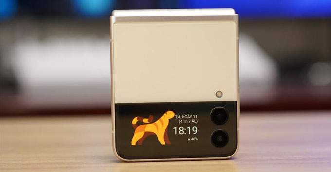 Bất ngờ với độ bền Galaxy Z Flip 3: Có thể gập 100 lần mỗi ngày, kéo dài khoảng 10 năm