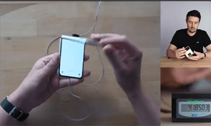 Bất ngờ với độ bền Galaxy Z Flip 3: Có thể gập 100 lần mỗi ngày, kéo dài khoảng 10 năm