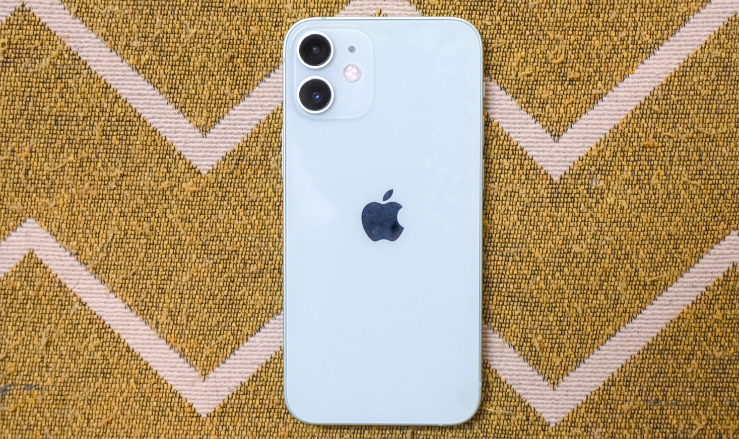 iPhone 12 mini 128GB - Kích thước nhỏ gọn, sức mạnh vượt trội