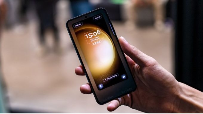 màn hình Galaxy Z Fold 5 và Galaxy S23