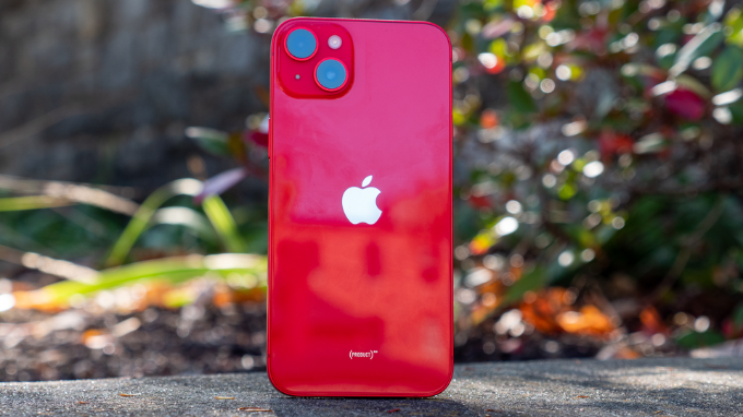 iPhone 14 màu đỏ cho mệnh hỏa