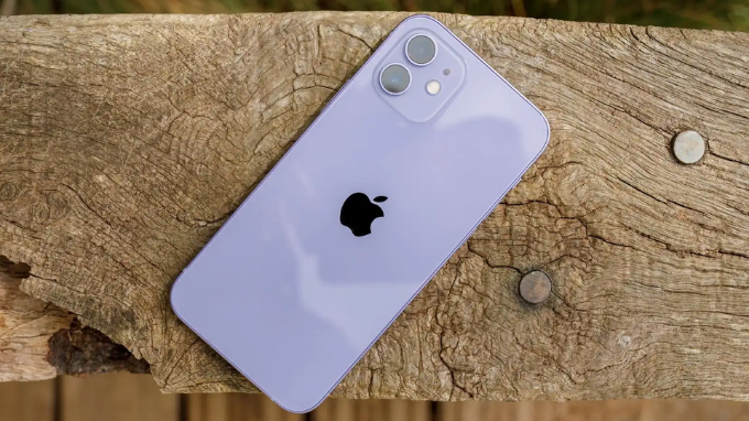 iPhone 14 và 14 Plus màu tím quý phái