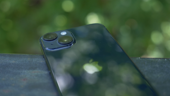 Mệnh thủy nên mua iPhone 14 Màu đen
