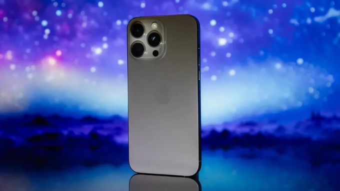 iPhone 16 Pro Max và 13 pro max