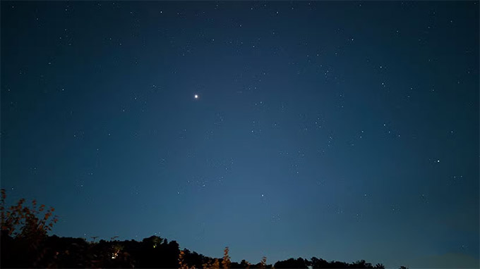 Chụp cảnh thiếu sáng mà không cần dùng đèn flash