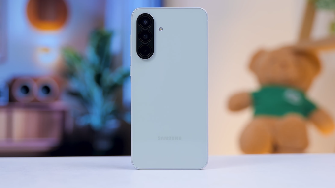 Điện thoại chơi game Samsung Galaxy A56 rộng rãi