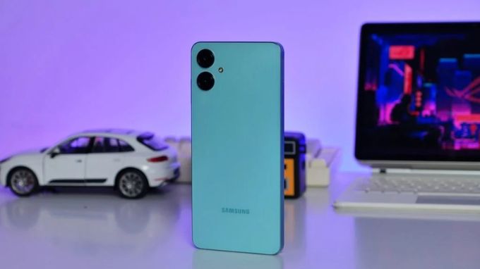 Samsung Galaxy A06 giá