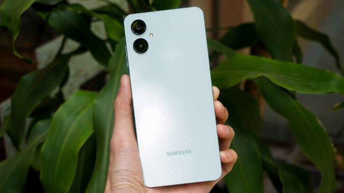 Samsung Galaxy A06 thiết kế