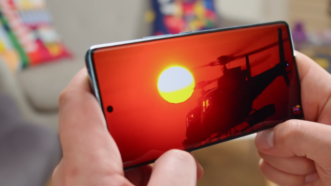 Màn hình Redmi Note 14 Pro trải nghiệm mượt mà