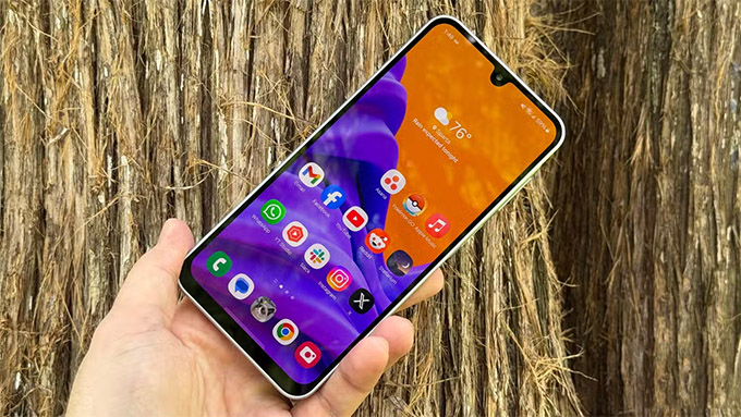 Màn hình đỉnh cao và Hiệu năng ổn định: Những điểm sáng của Galaxy A16