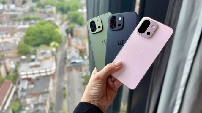 OnePlus 13s và Google Pixel 9a hiệu năng